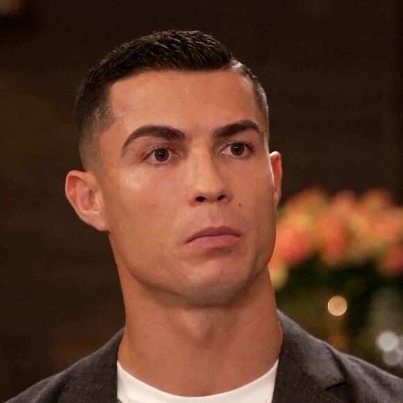 Cristiano Ronaldo révèle s'être senti trahi et déclare n'avoir "aucun respect" pour l'entraîneur du club Manchester United, E.ten Hag, lors d'une interview à Piers Morgan sur la chaîne Talk Sport. Londres. Le 13 novembre 2022.