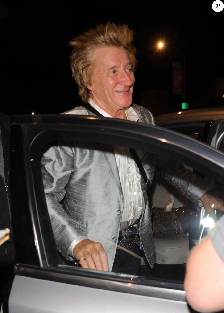 Rod Stewart quitte le restaurant Craig's en famille après le dîner à