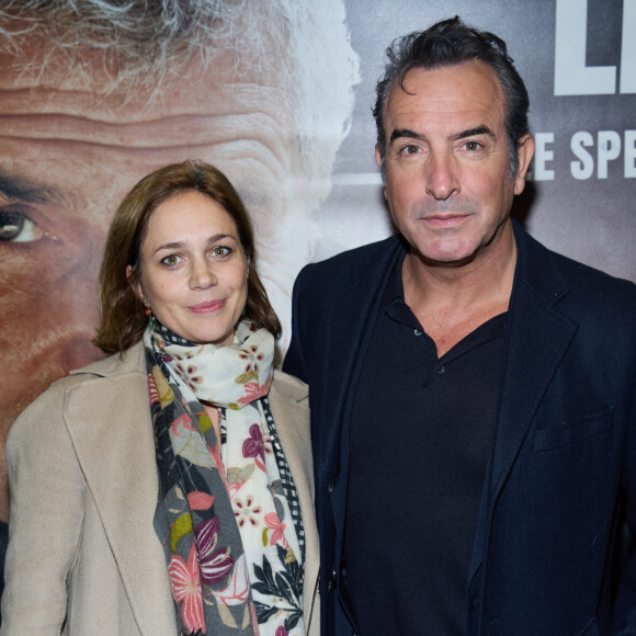 Exclusif - Jean Dujardin et sa femme Nathalie Péchalat - Photocall - Spectacle symphonique Claude Lelouch "D'un film à l'autre" au Palais des Congrès de Paris le 14 novembre 2022.