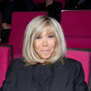 Exclusif - Brigitte Macron - Salle - Spectacle symphonique Claude Lelouch "D'un film à l'autre" au Palais des Congrès de Paris le 14 novembre 2022. Pour Fêter ses 85 ans et 60 de carrière, Claude Lelouch a créé un ciné-concert, "Claude Lelouch - D'un film à l'autre", dans lequel la musique de ses films est jouée par l'orchestre philharmonique de Prague, au Palais des Congrès à Paris. Sur le gâteau, son chiffre fétiche : 13 car 85 ans (8+5 = 13). Claude Lelouch associe le 13 à toute sa vie professionnelle : sa société "Les films 13" et son cinéma, le "Club 13. © Moreau / Rindoff / Bestimage 