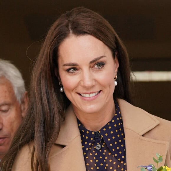 Catherine (Kate) Middleton, princesse de Galles, en visite au centre communautaire ukrainien de Reading, le 17 novembre 2022. Elle y rencontre des familles ukrainiennes pour en savoir plus sur le soutien que le centre apporte à ceux qui arrivent au Royaume-Uni à la suite du conflit en Ukraine. 