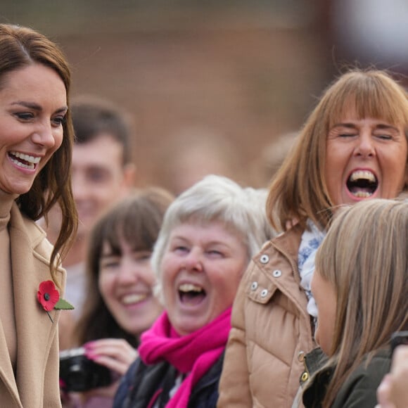 Le prince William, prince de Galles, et Catherine (Kate) Middleton, princesse de Galles, se rendent à Scarborough pour lancer un financement destiné à soutenir la santé mentale des jeunes, dans le cadre d'une collaboration dirigée par la Royal Foundation le 3 novembre 2022. 