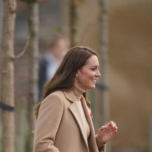 Le prince William, prince de Galles, et Catherine (Kate) Middleton, princesse de Galles, se rendent à Scarborough pour lancer un financement destiné à soutenir la santé mentale des jeunes, dans le cadre d'une collaboration dirigée par la Royal Foundation le 3 novembre 2022. 