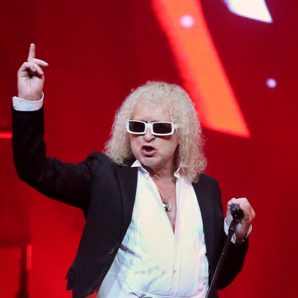 Michel Polnareff lors de son concert à la patinoire de Mériadeck à Bordeaux, France, le 30 novembre 2016. © Patrick Bernard-Quentin Salinier/Bestimage.