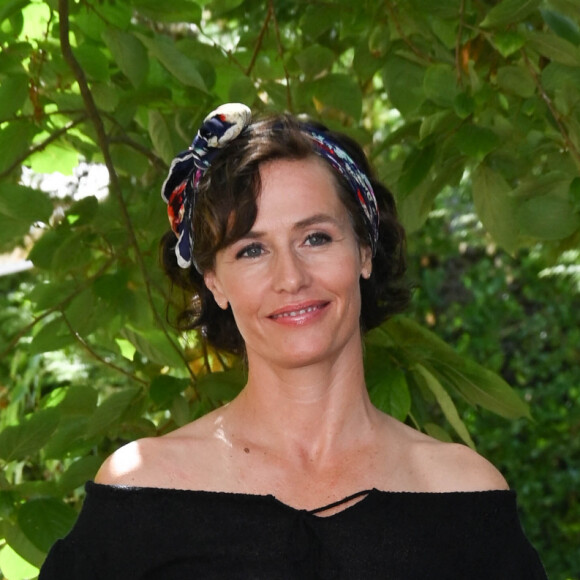 Cécile de France au photocall du film "La Passagère" lors du 15ème festival du film francophone de Angoulême . Le 28 août 2022. © Coadic Guirec / Bestimage 