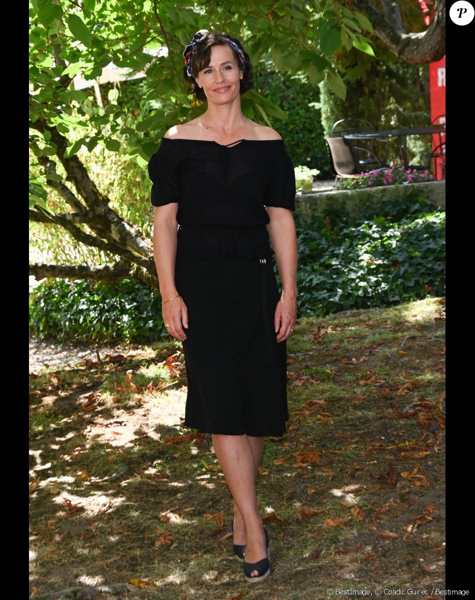 Cécile de France au photocall du film "La Passagère" lors du 15ème festival du film francophone de Angoulême . Le 28 août 2022. © Coadic Guirec / Bestimage