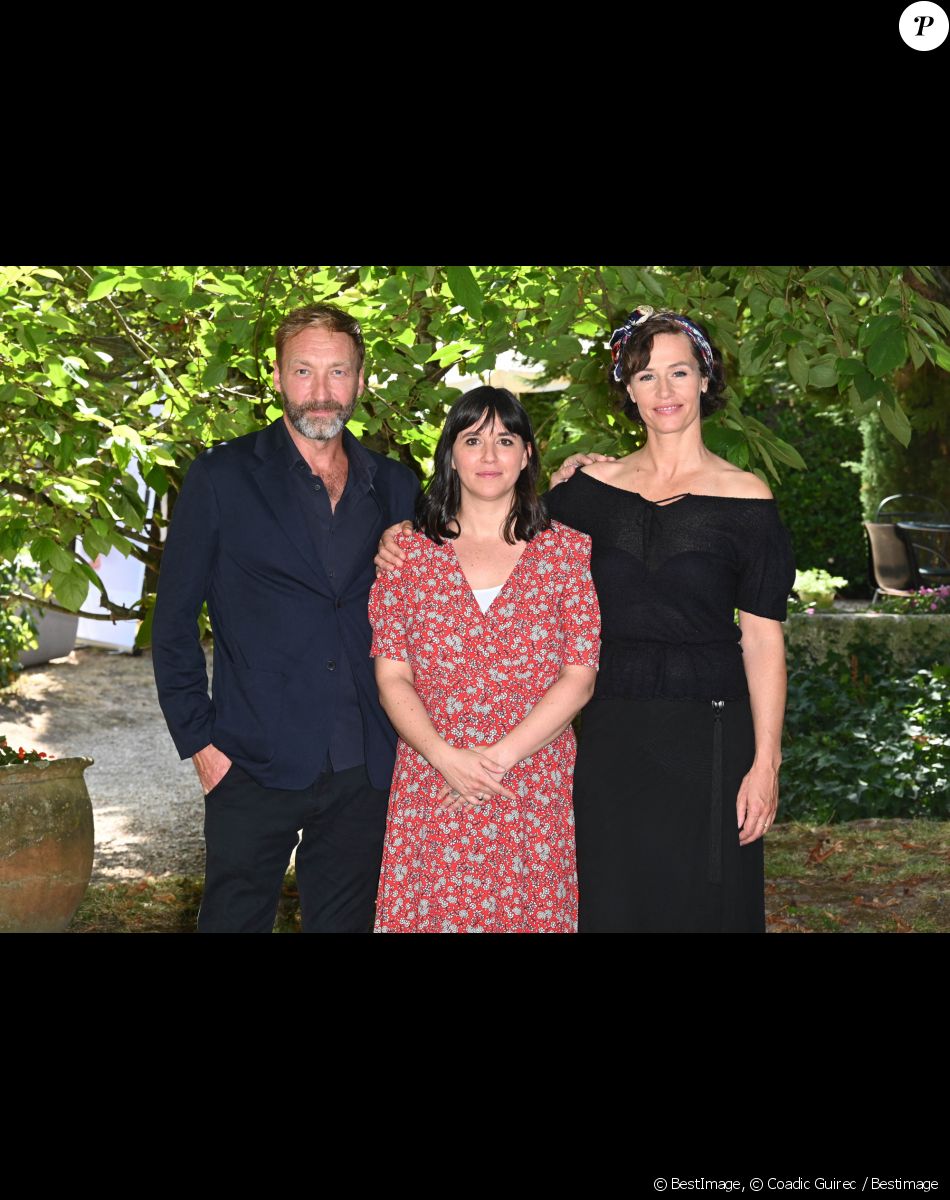 Grégoire Monsaingeon, Héloïse Pelloquet et Cécile de France au photocall du film "La Passagère" lors du 15ème festival du film francophone de Angoulême . Le 28 août 2022. © Coadic Guirec / Bestimage