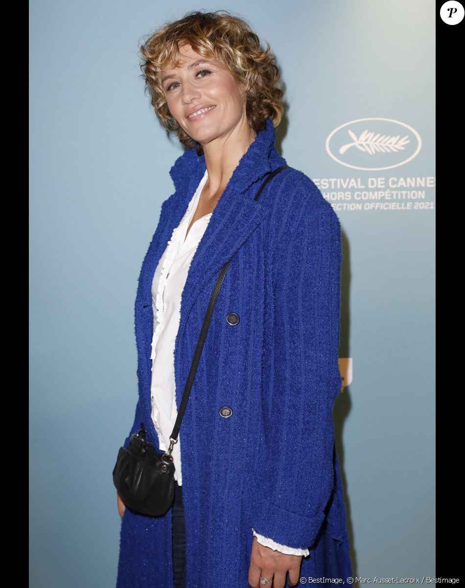 Cécile de France - Avant-première du film "De son vivant" au cinéma Pathé-Wepler à Paris. Le 17 novembre 2021 © Marc Ausset-Lacroix / Bestimage