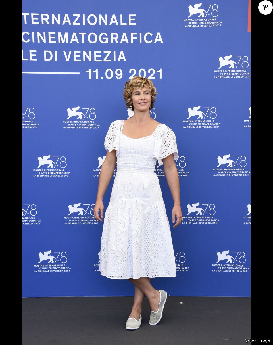 Cécile de France - Photocall du film "Illusions perdues" lors du festival international du film de Venise (La Mostra), le 5 septembre 2021.