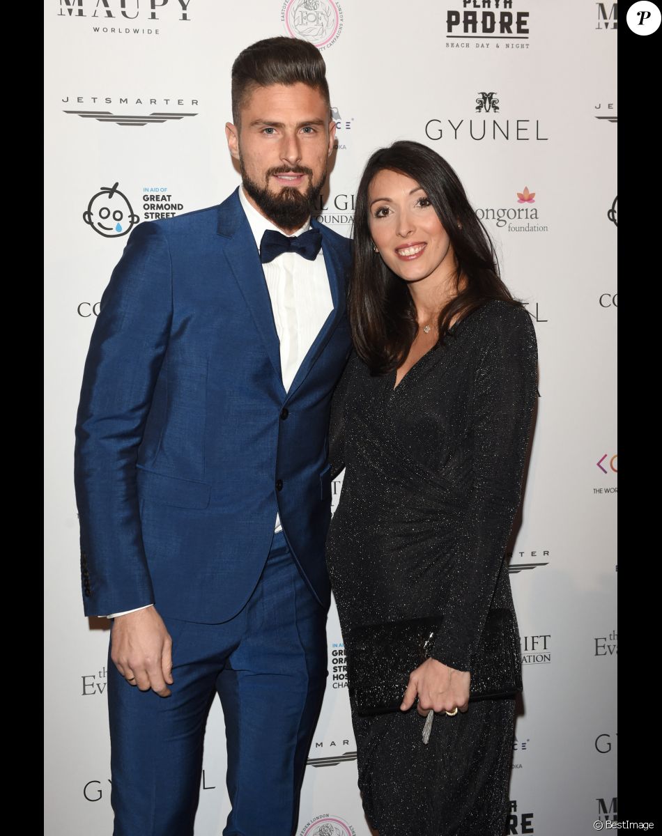 Olivier Giroud et sa femme Jennifer, enceinte - Les célébrités posent lors du photocall de la soirée Global Gift à Londres le 18 novembre 2017.
