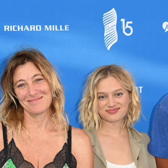 Vassili Schneider, Valeria Bruni Tedeschi, Nadia Tereszkiewicz et Sofiane Bennacer lors du 15ème festival du film francophone de Angoulême (jour 4) au cinéma CGR à Angoulême, France, le 26 août 2022. © Coadic Guirec/Bestimage 