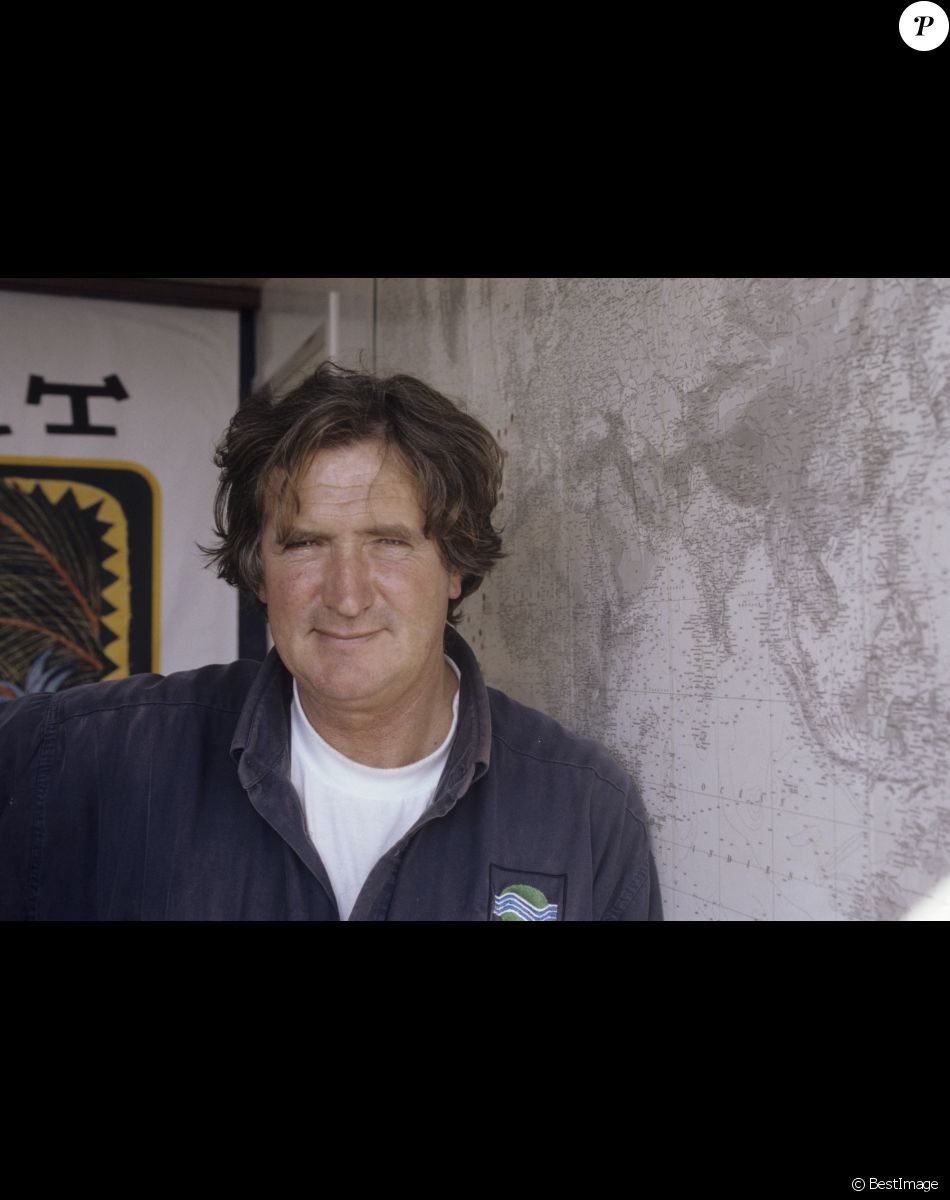 Archives - En France, à Brest, Olivier de Kersauson le 3 novembre 1995.