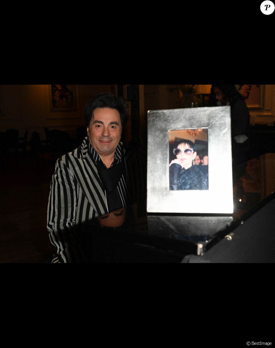Frédéric Longbois - Le Théâtre Mogador rend hommage à Barbara en dévoilant une plaque commémorative. Paris le 24 novembre 2022. © Coadic Guirec/Bestimage