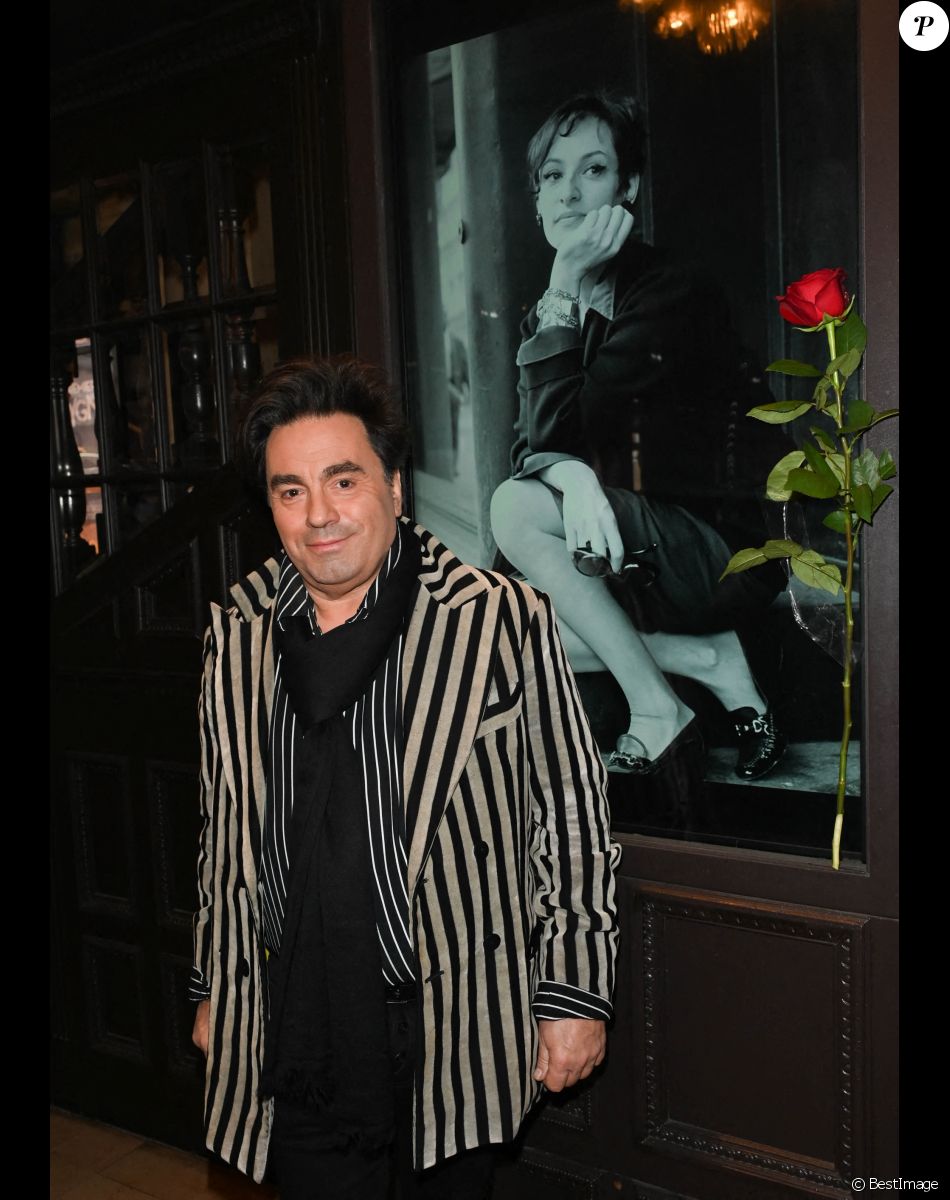 Frédéric Longbois - Le Théâtre Mogador rend hommage à Barbara en dévoilant une plaque commémorative. Paris le 24 novembre 2022. © Coadic Guirec/Bestimage