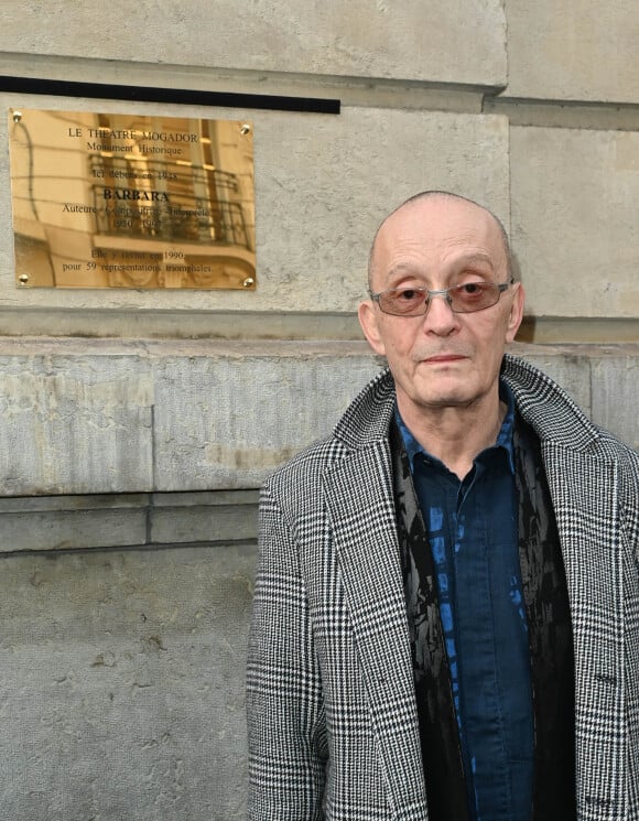Bernard Serf, neveu de Barbara - Le Théâtre Mogador rend hommage à Barbara en dévoilant une plaque commémorative. Paris le 24 novembre 2022. © Coadic Guirec/Bestimage