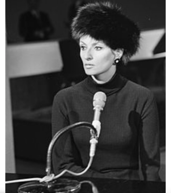 Barbara, Monique Serf, interprète du titre "L'aigle noir" morte le 24 novembre 1997.