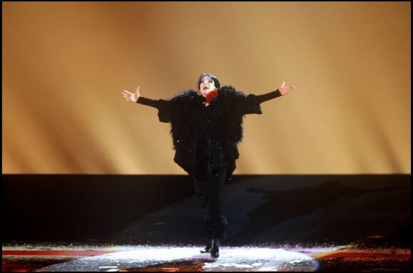 Archives - La chanteuse Barbara sur scène - Première du spectacle "Lily Passion" au Zénith de Paris. 1986.