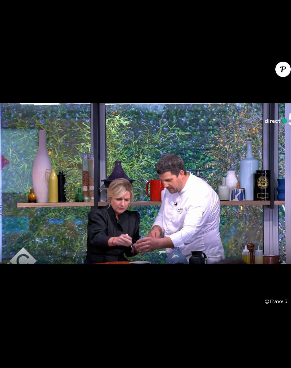 Anne-Elisabeth Lemoine dans "C à vous", le 24 novembre 2022, sur France 5