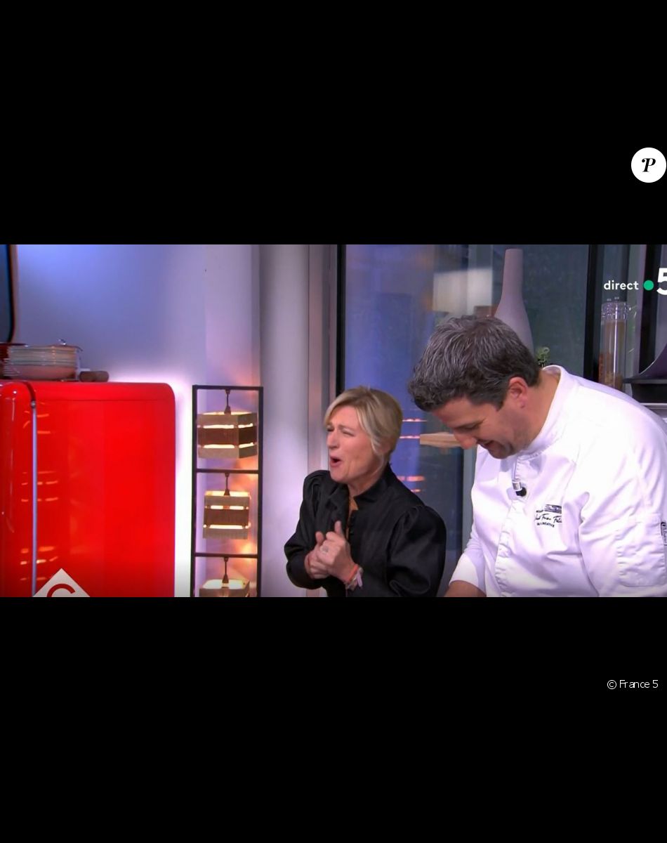 Anne-Elisabeth Lemoine dans "C à vous", le 24 novembre 2022, sur France 5