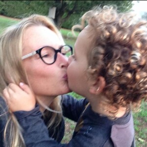 Estelle Lefébure a souhaité un joyeux anniversaire à son fils Giuliano pour ses 11 ans, sur Instagram. Elle a publié une série de photos pour l'occasion.