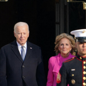 Le président américain Joe Biden et la première dame Jill Biden accueillent le président français et sa femme à la Maison Blanche à Washington, The District, Etats-Unis, le 1er décembre 2022. 