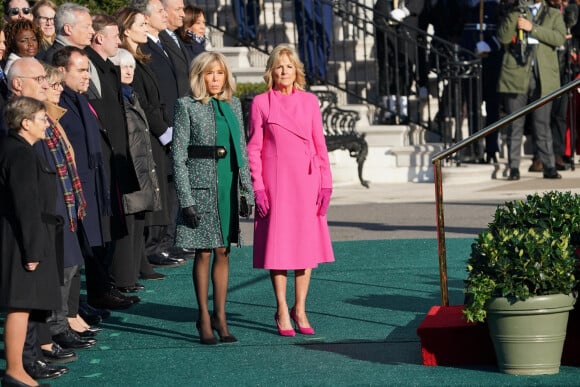 Le président américain et la première dame Jill Biden accueillent le président français et sa femme Brigitte Macron à la Maison Blanche à Washington, The District, Etats-Unis, le 1er décembre 2022. 