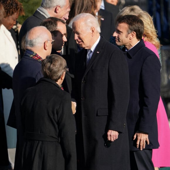 Le président américain Joe Biden et la première dame Jill Biden accueillent le président français Emmanuel Macron et sa femme Brigitte Macron à la Maison Blanche à Washington, The District, Etats-Unis, le 1er décembre 2022. 