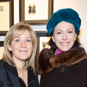 Exclusif - Amanda Sthers et Eleonora Galasso - Personnalités lors du vernissage de l'exposition de Amanda Sthers "Le lendemain, tout a changé" à la galerie "75 Faubourg" à Paris. Le 1er décembre 2022.  © Cyril Moreau / Bestimage 