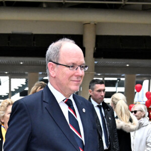 Exclusif - Le prince Albert II de Monaco, sa nièce, Camille Gottlieb, la marraine d'honneur du Téléthon monégasque, guidés par Muriel Agliardi, la présidente de l'association Monaco Maladies Génétiques, ont inauguré la 36ème édition du Téléthon au Grimaldi Forum à Monaco. Le 3 décembre 2022. © Bruno Bebert / Bestimage 