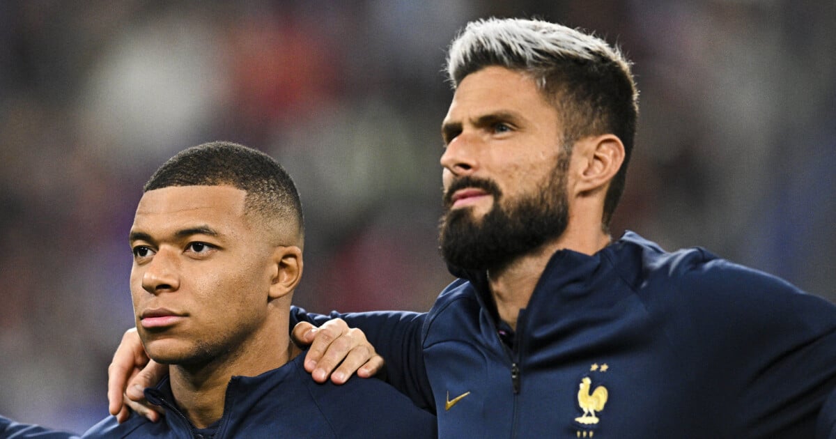 Coupe Du Monde Kylian Mbappé Et Olivier Giroud Lincroyable Photo En Amoureux Qui Enflamme 8386