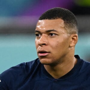 Kylian Mbappé - Match de football de la Coupe du Monde FIFA Qatar 2022 : la France bat la Pologne 3 à 1 en 8ème de finale au Al Thumama Stadium à Doha le 4 décembre 2022. © Philippe Perusseau / Bestimage