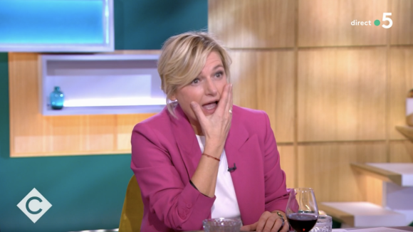Anne-Elisabeth Lemoine déchaînée dans "C à vous" sur France 5