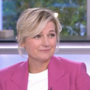 Anne-Elisabeth Lemoine déchaînée dans "C à vous" sur France 5