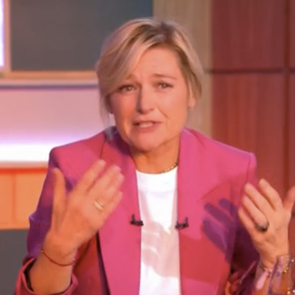 Anne-Elisabeth Lemoine déchaînée dans "C à vous" sur France 5