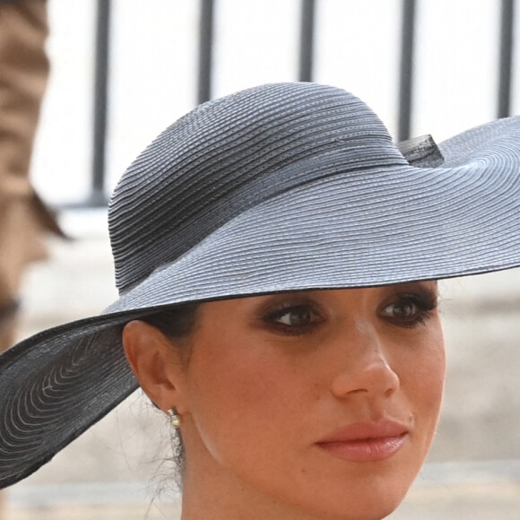Meghan Markle, duchesse de Sussex - Arrivées au service funéraire à l'Abbaye de Westminster pour les funérailles d'Etat de la reine Elizabeth II d'Angleterre le 19 septembre 2022. © Geoff Pugh / PA via Bestimage 