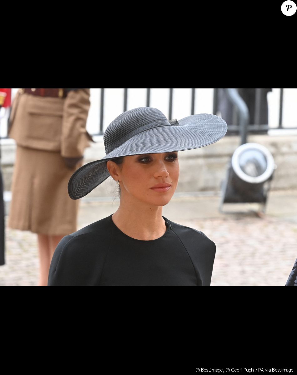 Meghan Markle, duchesse de Sussex - Arrivées au service funéraire à l'Abbaye de Westminster pour les funérailles d'Etat de la reine Elizabeth II d'Angleterre le 19 septembre 2022. © Geoff Pugh / PA via Bestimage