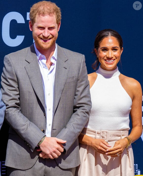 Le prince Harry, duc de Sussex et Meghan Markle, duchesse de Sussex, arrivent à l'hôtel de ville pour l'événement Invictus Games Dusseldorf 2023 One Year to Go, à Düsseldorf, Allemagne, le 6 septembre 2022. 