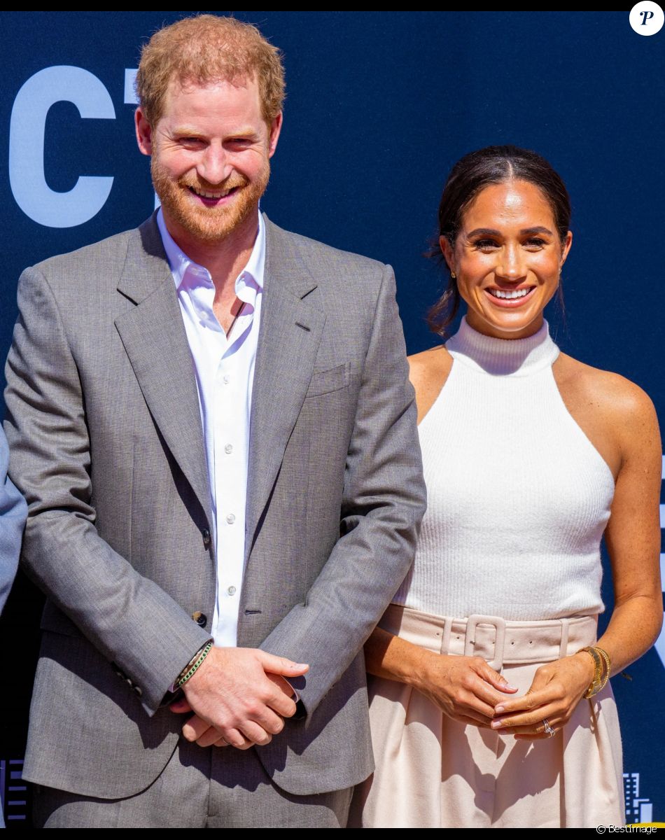 Le prince Harry, duc de Sussex et Meghan Markle, duchesse de Sussex, arrivent à l'hôtel de ville pour l'événement Invictus Games Dusseldorf 2023 One Year to Go, à Düsseldorf, Allemagne, le 6 septembre 2022.