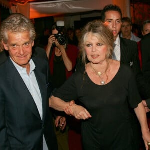 Brigitte Bardot et son mari Bernard d'Ormale lors de la 6ème édition du Festival de la fiction TV à Saint-Tropez, le 18 septembre 2004. © Frédéric Piau/Bestimage