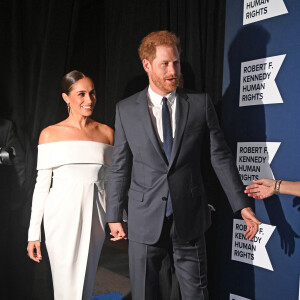 Le prince Harry et Megan Markle au photocall de la soirée de gala "Robert F. Kennedy Human Rights Ripple of Hope 2022" à l'hôtel Hilton de New York City, New York, Etats-Unis, le 6 décembre 2022. 