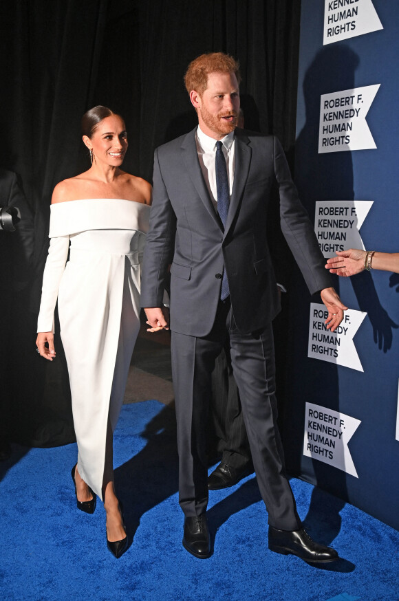 Le prince Harry et Megan Markle au photocall de la soirée de gala "Robert F. Kennedy Human Rights Ripple of Hope 2022" à l'hôtel Hilton de New York City, New York, Etats-Unis, le 6 décembre 2022. 