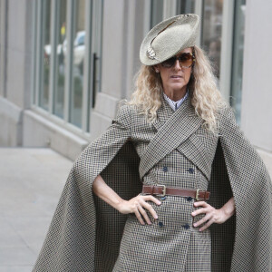 Céline Dion prend la pose pour les photographes à New York, le 5 mars 2020.