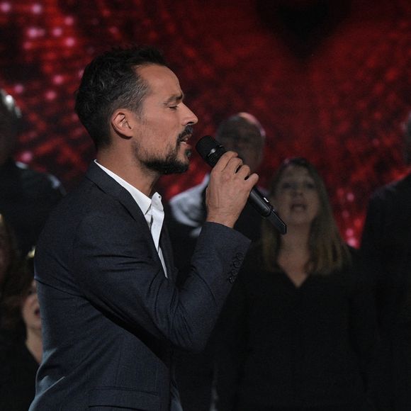Exclusif - Damien Sargue et Cecilia Cara - Enregistrement de l'émission "300 Choeurs chantent les plus belles comédies musicales" à Paris, qui est rediffusée le 9 décembre sur France 3 © Giancarlo Gorassini / Bestimage