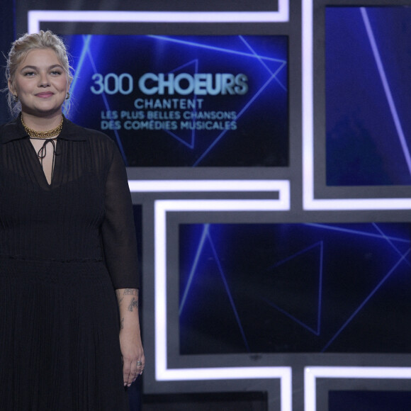 Exclusif - Louane Emera - Enregistrement de l'émission "300 Choeurs chantent les plus belles comédies musicales" à Paris, qui est rediffusée le 9 décembre sur France 3 © Giancarlo Gorassini / Bestimage
