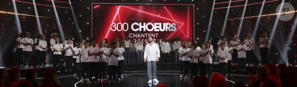 Exclusif - Claudio Capéo - Enregistrement de l'émission "300 Choeurs chantent pour les fêtes" à Paris, diffusée le 9 décembre sur France 3 © Jack Tribeca / Bestimage