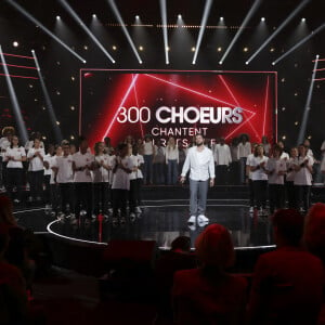 Exclusif - Claudio Capéo - Enregistrement de l'émission "300 Choeurs chantent pour les fêtes" à Paris, diffusée le 9 décembre sur France 3 © Jack Tribeca / Bestimage