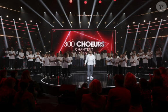 Exclusif - Claudio Capéo - Enregistrement de l'émission "300 Choeurs chantent pour les fêtes" à Paris, diffusée le 9 décembre sur France 3 © Jack Tribeca / Bestimage