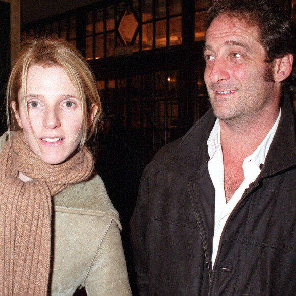 Sandrine Kiberlain et Vincent Lindon lors de la générale de la pièce Emilie Jolie à Paris en 2002