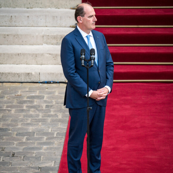 Passation de pouvoirs entre l'ancien Premier ministre français, Jean Castex et à la nouvelle Première ministre française à l Hôtel de Matignon à Paris, France, le 16 mai 2022. © Gabrielle Cezard/Pool/Bestimage 