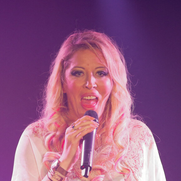 Loana (Loana Petrucciani) - Concert de Eryl Prayer (sosie d'Elvis Priesley) lors de la tournée "Elvis Tour intimiste" avec la participation de Loana au bateau théâtre "Le Nez Rouge" à Paris, le 26 juin 2021. © Christophe Clovis / Bestimage